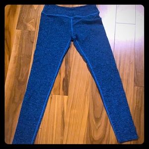 Beyond Yoga blue leggings